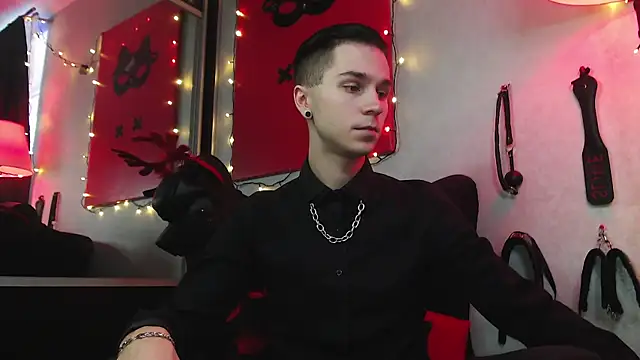 Snapshot of Joseph__Quinn chatting on 01/12/25, 10:12 Joseph Quinn online show from 01/12/25, 10:12