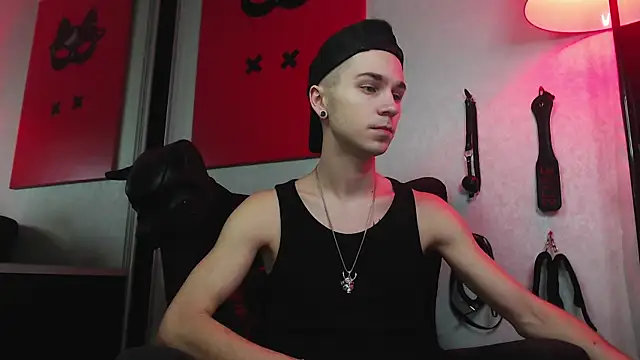 Snapshot of Joseph__Quinn chatting on 01/22/25, 09:02 Joseph Quinn online show from 01/22/25, 09:02