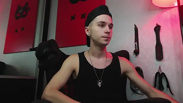 Snapshot of Joseph__Quinn chatting on 01/22/25, 12:06 Joseph Quinn online show from 01/22/25, 12:06