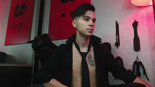 Snapshot of Joseph__Quinn chatting on 01/23/25, 08:36 Joseph Quinn online show from 01/23/25, 08:36