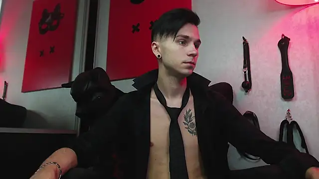 Snapshot of Joseph__Quinn chatting on 01/23/25, 11:37 Joseph Quinn online show from 01/23/25, 11:37