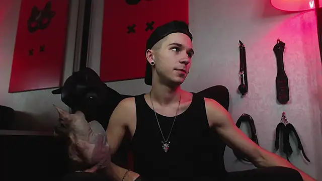 Snapshot of Joseph__Quinn chatting on 01/25/25, 12:06 Joseph Quinn online show from 01/25/25, 12:06