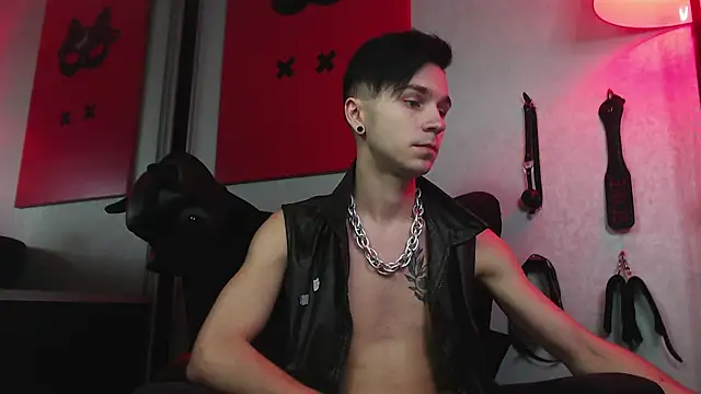 Snapshot of Joseph__Quinn chatting on 01/25/25, 02:03 Joseph Quinn online show from 01/25/25, 02:03