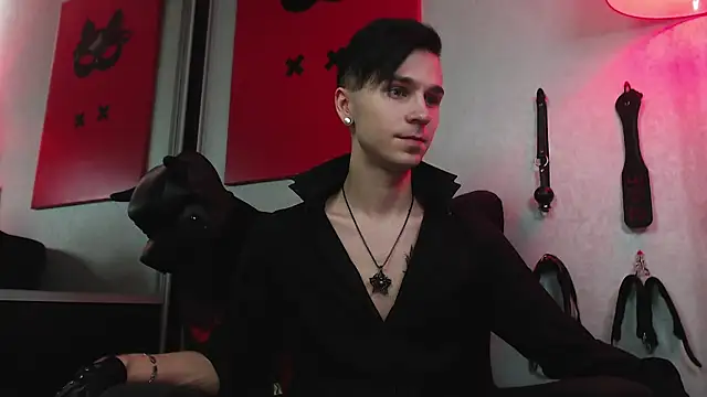 Snapshot of Joseph__Quinn chatting on 02/04/25, 11:05 Joseph Quinn online show from 02/04/25, 11:05