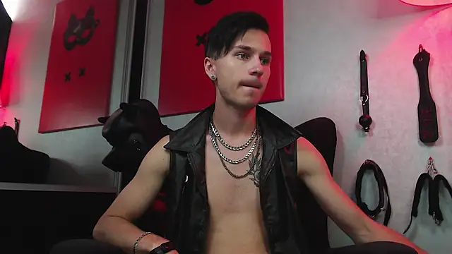 Snapshot of Joseph__Quinn chatting on 02/21/25, 11:01 Joseph Quinn online show from 02/21/25, 11:01