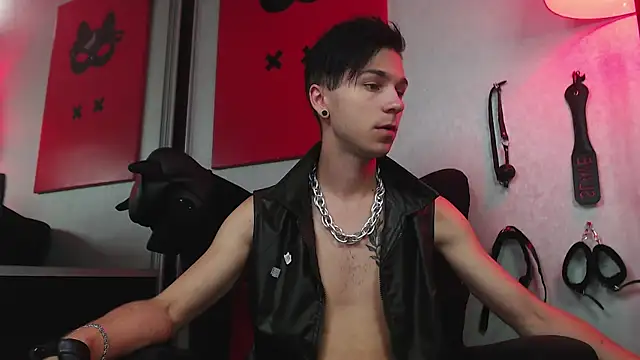 Snapshot of Joseph__Quinn chatting on 02/26/25, 08:48 Joseph Quinn online show from 02/26/25, 08:48