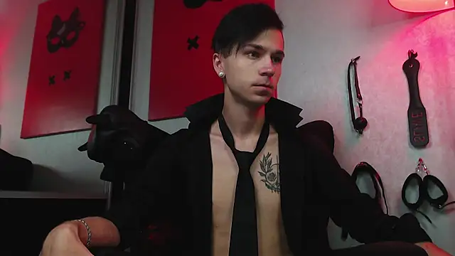 Snapshot of Joseph__Quinn chatting on 02/27/25, 08:06 Joseph Quinn online show from 02/27/25, 08:06