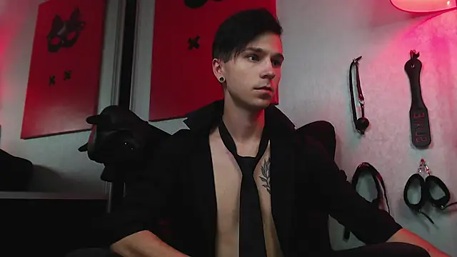 Snapshot of Joseph__Quinn chatting on 02/27/25, 11:10 Joseph Quinn online show from 02/27/25, 11:10