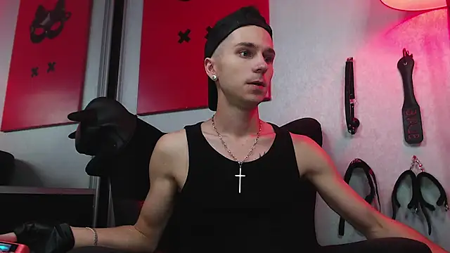 Snapshot of Joseph__Quinn chatting on 03/08/25, 12:52 Joseph Quinn online show from 03/08/25, 12:52