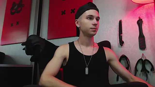 Snapshot of Joseph__Quinn chatting on 03/09/25, 01:48 Joseph Quinn online show from 03/09/25, 01:48