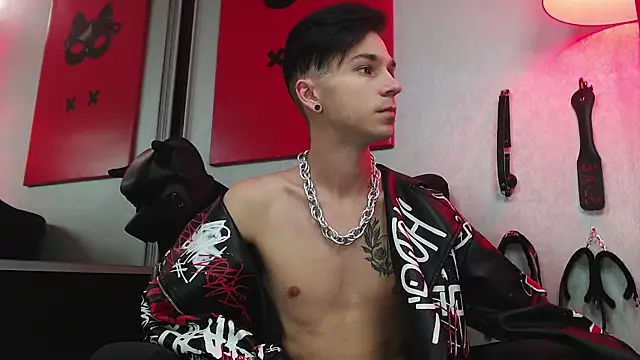 Snapshot of Joseph__Quinn chatting on 03/15/25, 08:04 Joseph Quinn online show from 03/15/25, 08:04