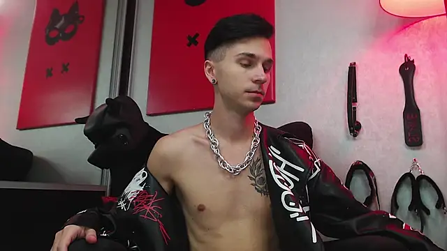 Snapshot of Joseph__Quinn chatting on 03/15/25, 11:08 Joseph Quinn online show from 03/15/25, 11:08