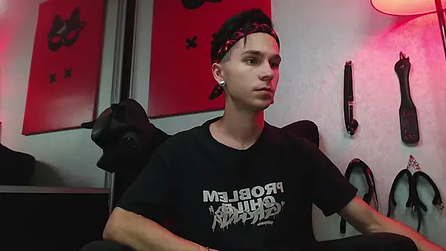 Snapshot of Joseph__Quinn chatting on 03/22/25, 11:53 Joseph Quinn online show from 03/22/25, 11:53