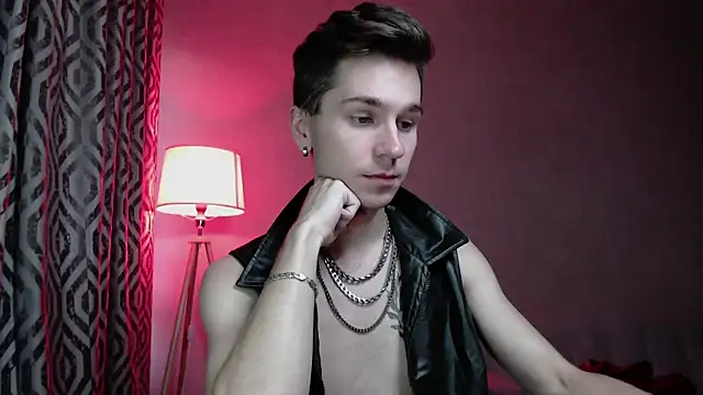 Snapshot of Joseph__Quinn chatting on 10/06/25, 12:24 Joseph Quinn online show from 10/06/25, 12:24