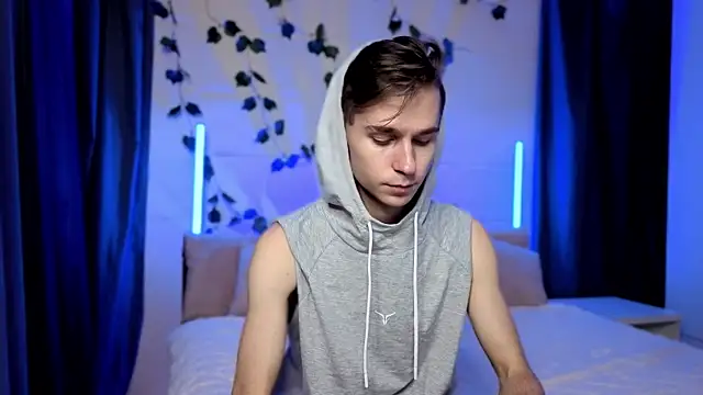 Snapshot of Joseph__Quinn chatting on 11/27/25, 04:09 Joseph Quinn online show from 11/27/25, 04:09