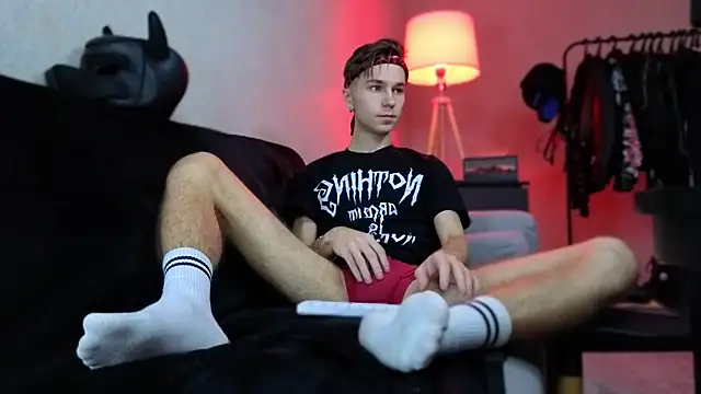 Snapshot of Joseph__Quinn chatting on 12/03/25, 05:37 Joseph Quinn online show from 12/03/25, 05:37