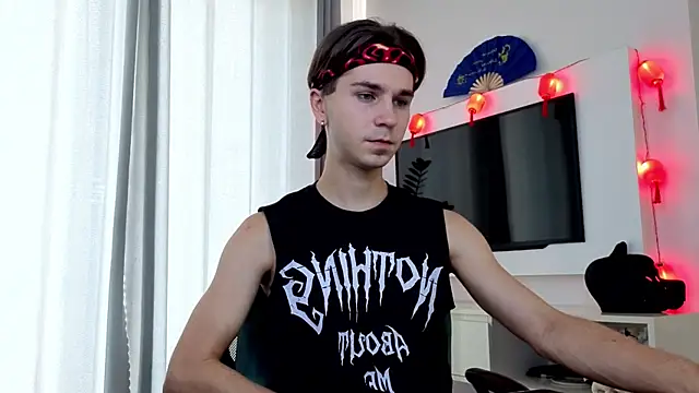 Snapshot of Joseph__Quinn chatting on 04/10/26, 01:22 Joseph Quinn online show from 04/10/26, 01:22