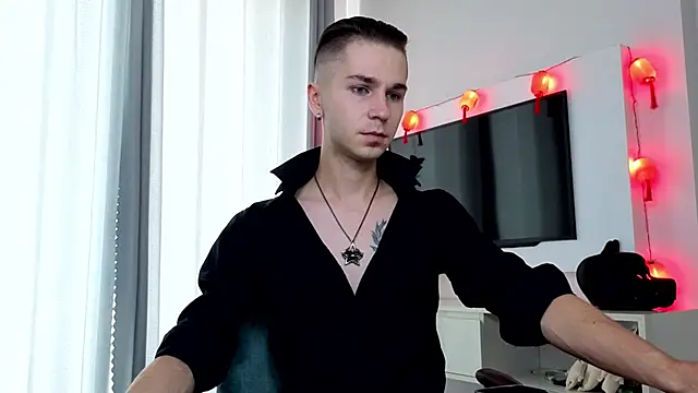 Snapshot of Joseph__Quinn chatting on 04/11/26, 04:28 Joseph Quinn online show from 04/11/26, 04:28