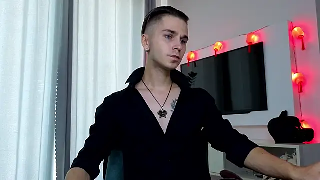 Snapshot of Joseph__Quinn chatting on 04/11/26, 07:45 Joseph Quinn online show from 04/11/26, 07:45