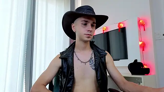 Snapshot of Joseph__Quinn chatting on 04/12/26, 01:10 Joseph Quinn online show from 04/12/26, 01:10