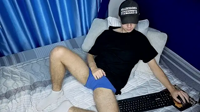 Snapshot of Joseph__Quinn chatting on 04/25/26, 07:22 Joseph Quinn online show from 04/25/26, 07:22