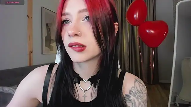 Snapshot of arielabradberry chatting on 02/15/25, 02:44 arielabradberry online show from 02/15/25, 02:44