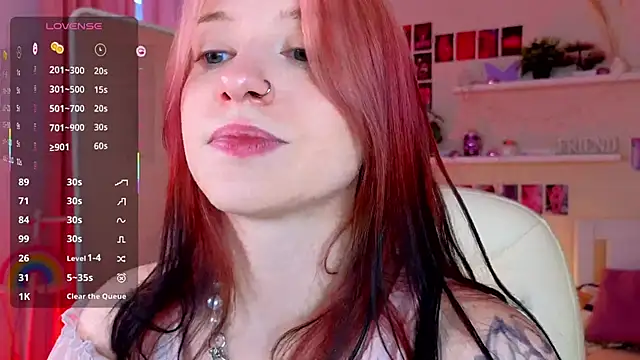 Snapshot of arielabradberry chatting on 10/04/25, 11:19 arielabradberry online show from 10/04/25, 11:19