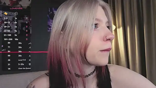 Snapshot of arielabradberry chatting on 03/04/26, 01:39 arielabradberry online show from 03/04/26, 01:39