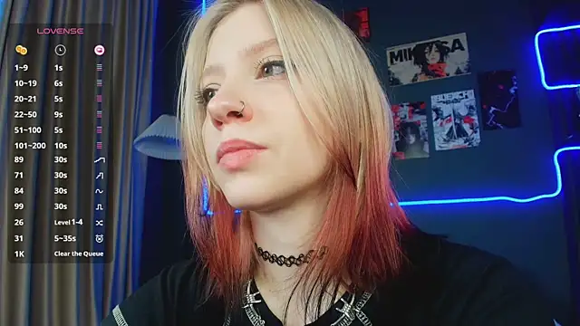 Snapshot of arielabradberry chatting on 03/26/26, 02:44 arielabradberry online show from 03/26/26, 02:44