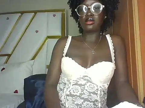 Snapshot of cutesmiling chatting on 03/13/25, 05:33 cutesmiling online show from 03/13/25, 05:33