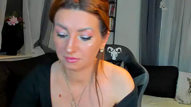 SweetAriana26 online show from 12/17/25, 01:39