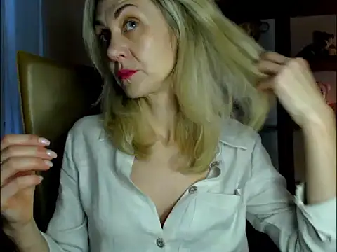 Snapshot of Tanya6547 chatting on 12/14/24, 10:56 Tanya6547 online show from 12/14/24, 10:56