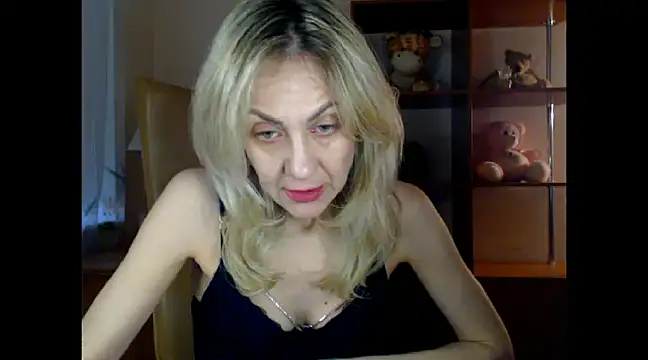 Snapshot of Tanya6547 chatting on 03/16/25, 08:54 Tanya6547 online show from 03/16/25, 08:54