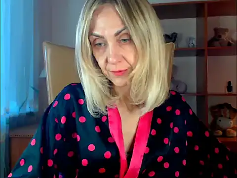 Snapshot of Tanya6547 chatting on 10/15/25, 09:42 Tanya6547 online show from 10/15/25, 09:42