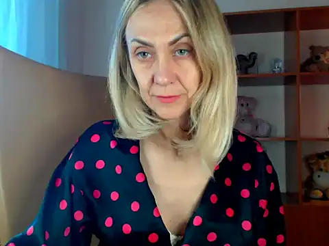 Snapshot of Tanya6547 chatting on 10/21/25, 10:38 Tanya6547 online show from 10/21/25, 10:38