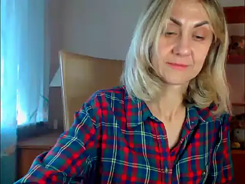 Snapshot of Tanya6547 chatting on 10/31/25, 11:33 Tanya6547 online show from 10/31/25, 11:33