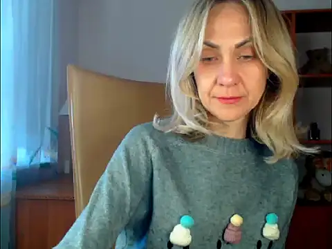 Snapshot of Tanya6547 chatting on 11/12/25, 11:21 Tanya6547 online show from 11/12/25, 11:21