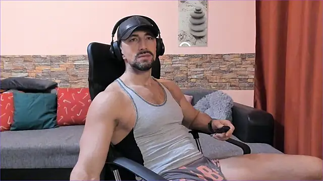 HotHunkTrainer online show from 01/14/25, 09:02