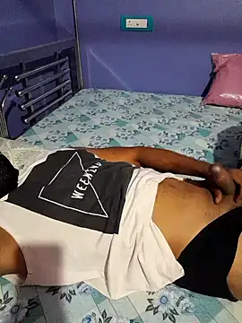 Snapshot of model_yesx chatting on 12/30/24, 04:40 model yesx online show from 12/30/24, 04:40