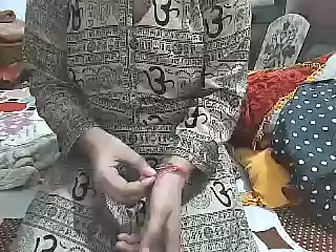 Snapshot of ROSE_004 chatting on 02/23/25, 10:49 ROSE 004 online show from 02/23/25, 10:49