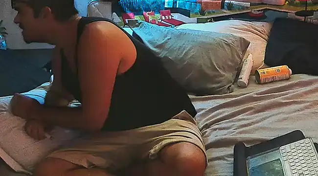 Snapshot of badboybrad11 chatting on 02/21/25, 04:05 badboybrad11 online show from 02/21/25, 04:05