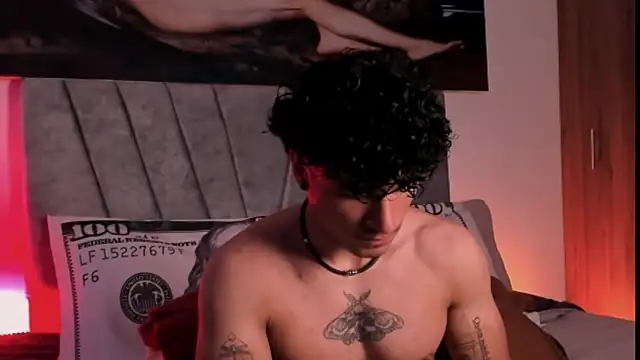 Snapshot of Thomas_Fit1 chatting on 10/26/25, 07:20 Thomas Fit1 online show from 10/26/25, 07:20