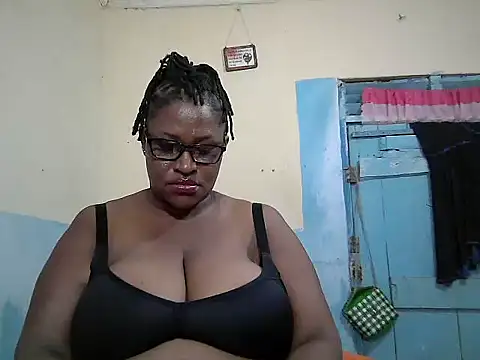 sexy bigboobss online show from 12/17/25, 10:16
