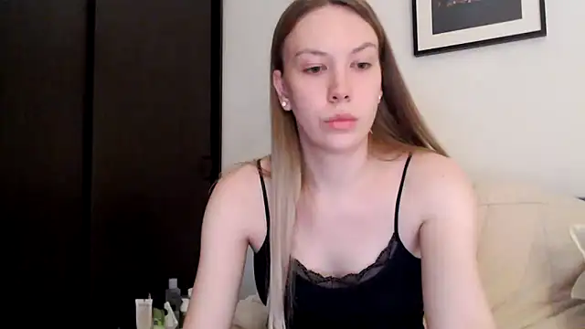 Snapshot of Scarlettford chatting on 11/27/25, 01:35 Scarlettford online show from 11/27/25, 01:35