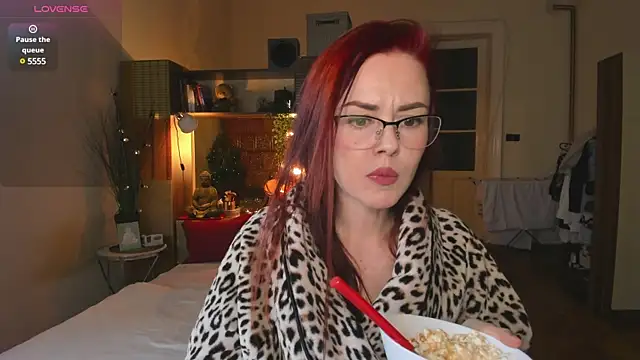 Snapshot of Sargonium999 chatting on 01/02/25, 10:11 Sargonium999 online show from 01/02/25, 10:11