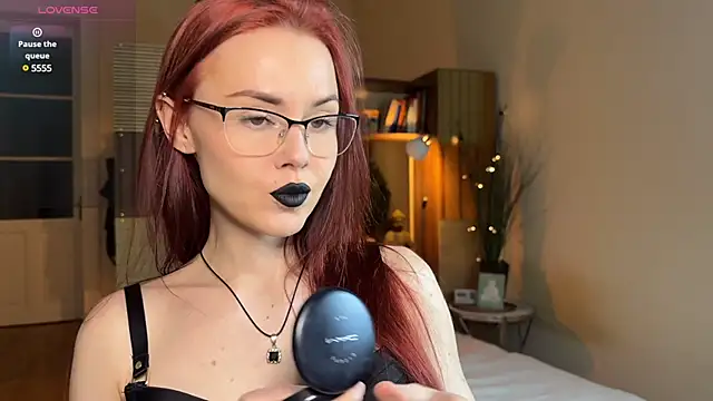 Snapshot of Sargonium999 chatting on 02/19/25, 08:20 Sargonium999 online show from 02/19/25, 08:20