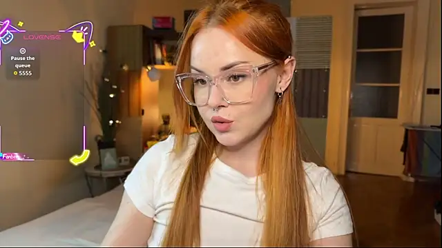 Snapshot of Sargonium999 chatting on 10/09/25, 07:34 Sargonium999 online show from 10/09/25, 07:34