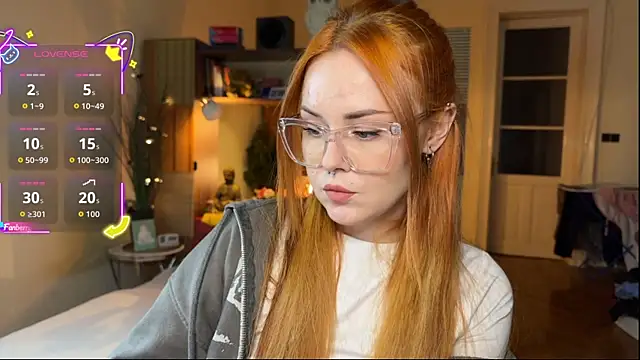 Snapshot of Sargonium999 chatting on 10/12/25, 05:23 Sargonium999 online show from 10/12/25, 05:23