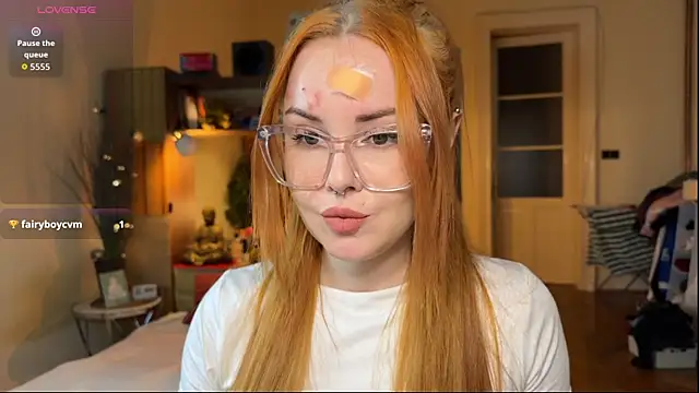 Snapshot of Sargonium999 chatting on 10/17/25, 07:38 Sargonium999 online show from 10/17/25, 07:38