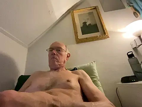 Snapshot of martxxxxx chatting on 02/22/25, 09:48 martxxxxx online show from 02/22/25, 09:48